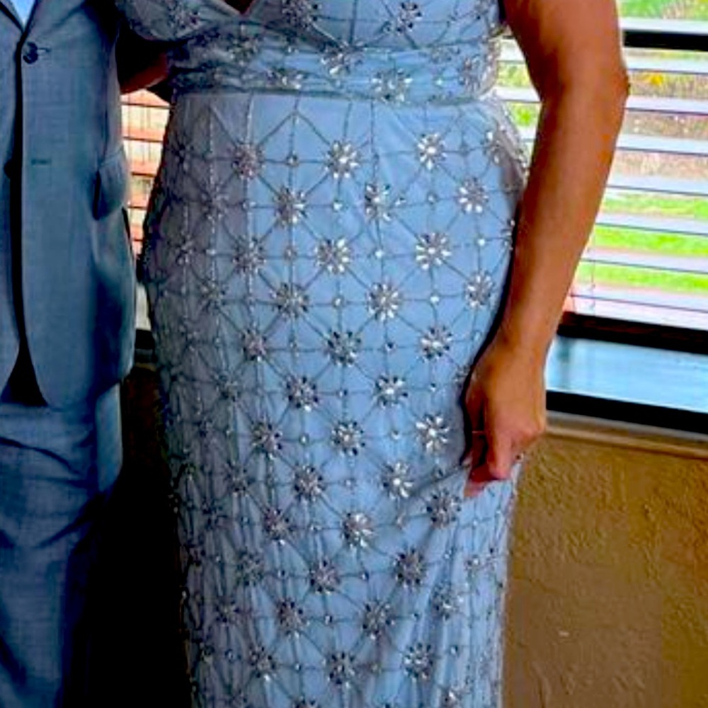 Mac Duggal Blue Sleeveless Sweetheart Gown